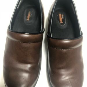 SafeTstep comfort style brown clogs